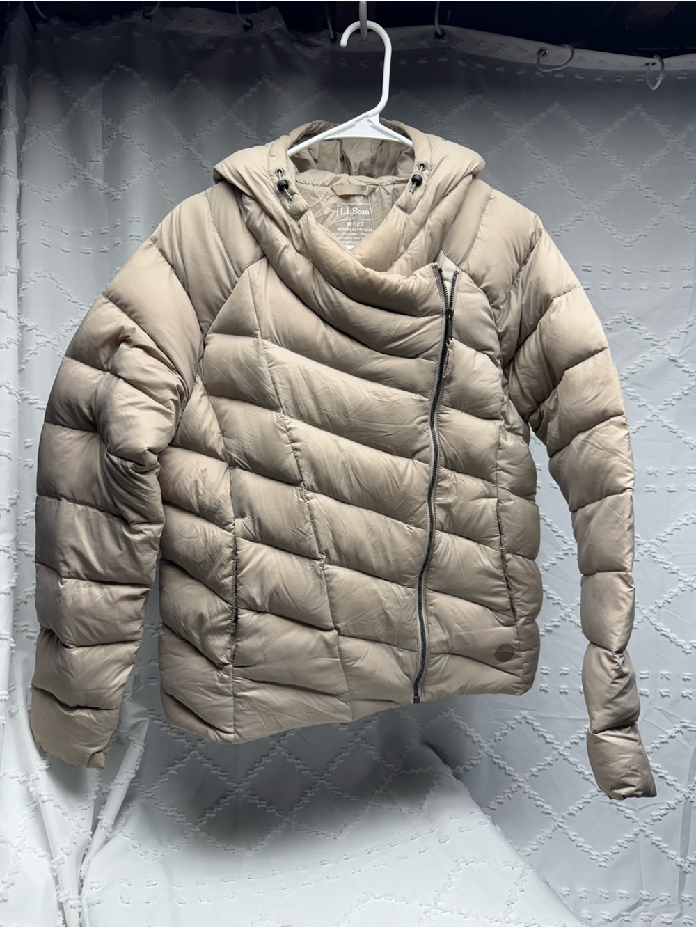 L.L. Bean Women's M Reg Boundless Down Puffer Jacket II in Shore Sand Beige